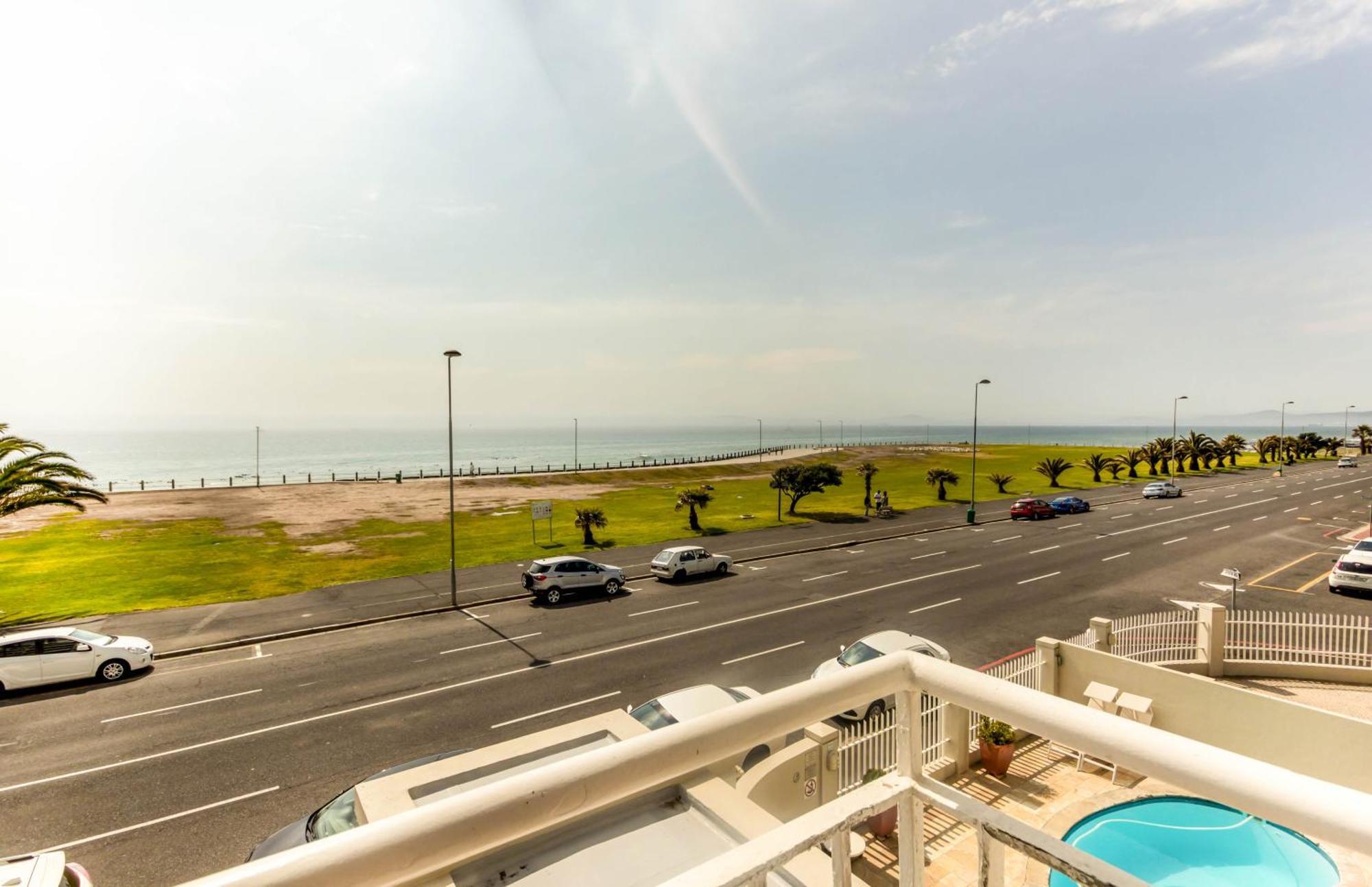 Mouille Point Apartments Кейптаун Номер фото